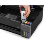 Recarga con botella de tinta